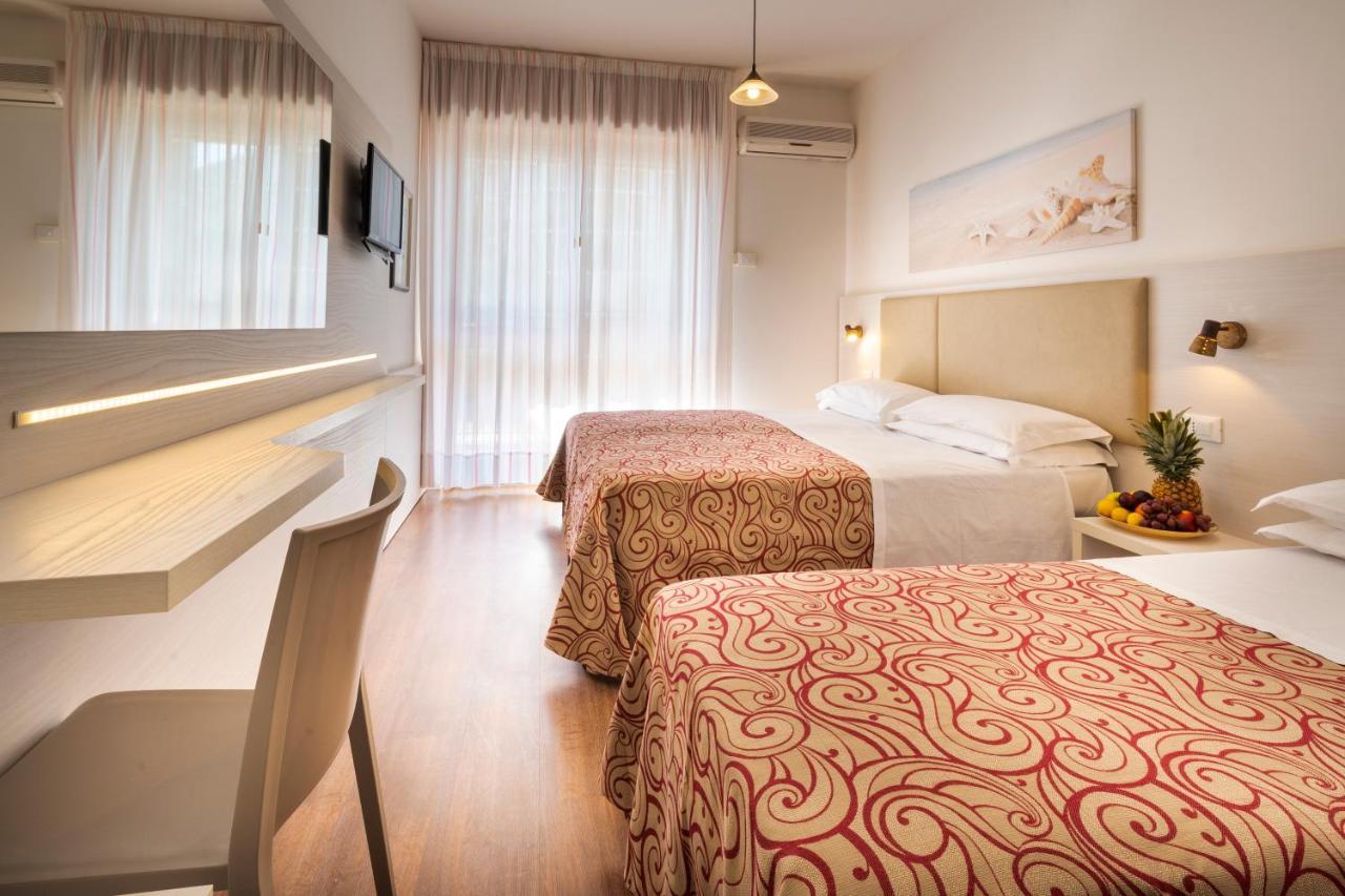Hotel Niagara Lignano Sabbiadoro Exterior photo