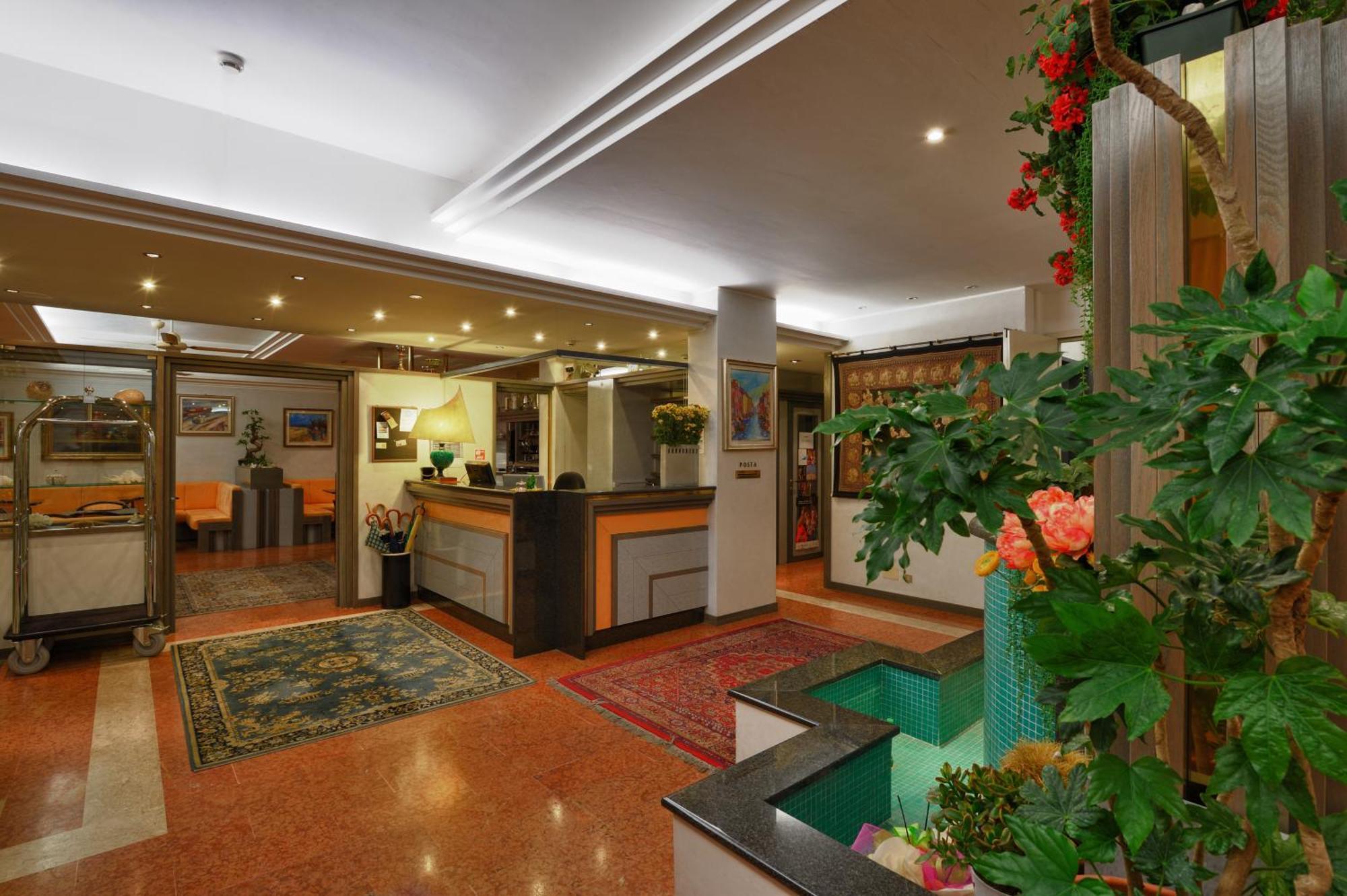 Hotel Niagara Lignano Sabbiadoro Exterior photo