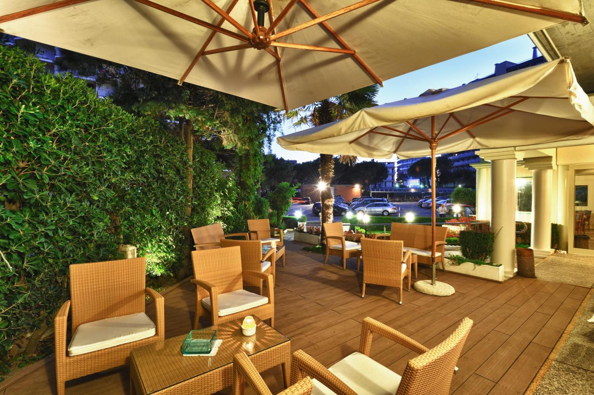 Hotel Niagara Lignano Sabbiadoro Exterior photo