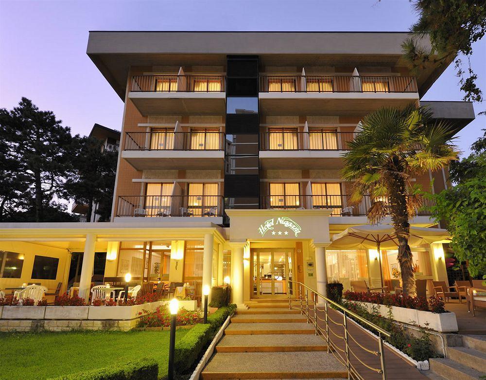 Hotel Niagara Lignano Sabbiadoro Exterior photo