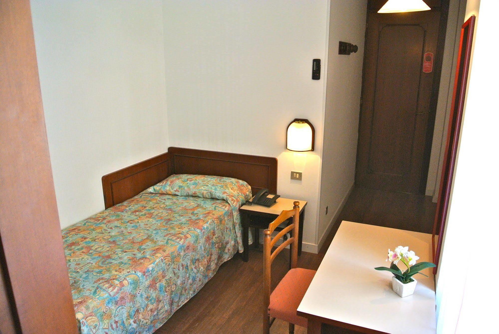 Hotel Niagara Lignano Sabbiadoro Exterior photo
